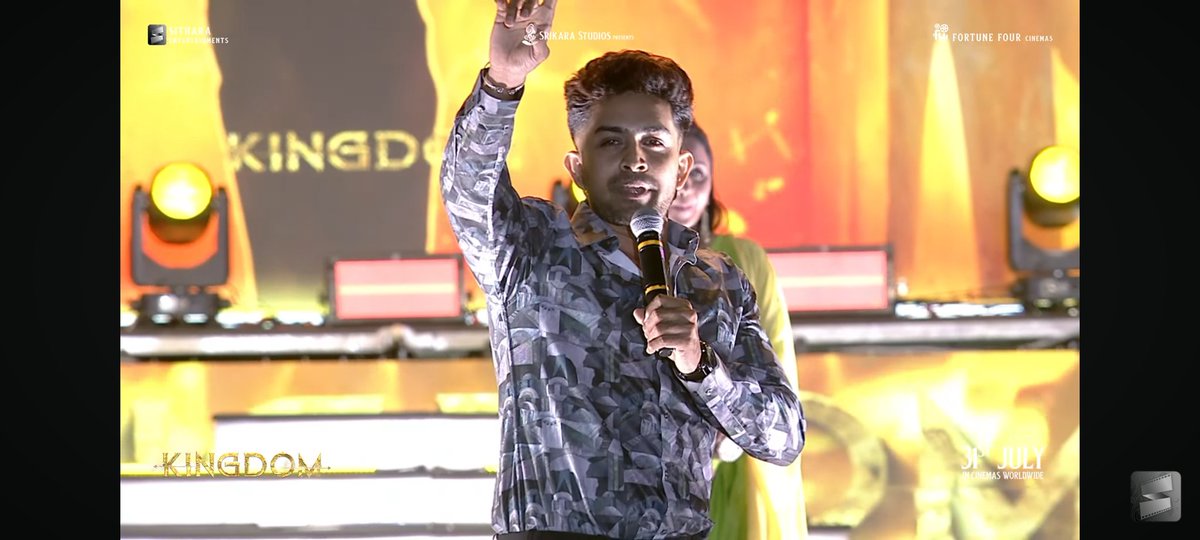 VDTrendsOffl's tweet photo. This Man 😂🙏

#KingdomOnJuly31st #Kingdom https://t.co/15I5sk7oM4