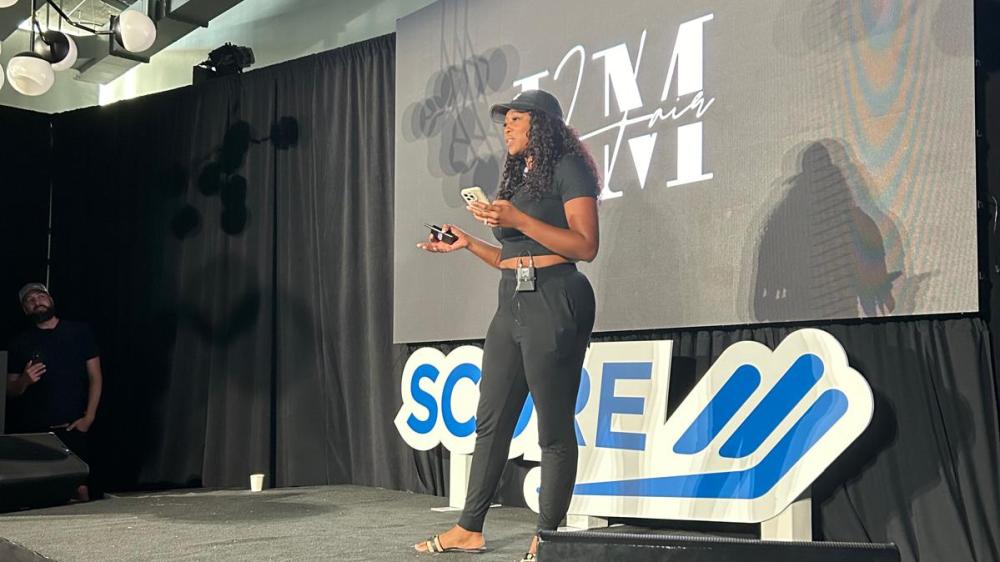 SCOREMentors's tweet photo. Melody Brown opened L&amp;M Hair Company to fill a gap: salons that specialize in textured hair.

Melody turned to SCORE for support, where a SCORE mentor helped refine her pitch and provided valuable insight throughout the process. https://t.co/5ZgI36wbZ8