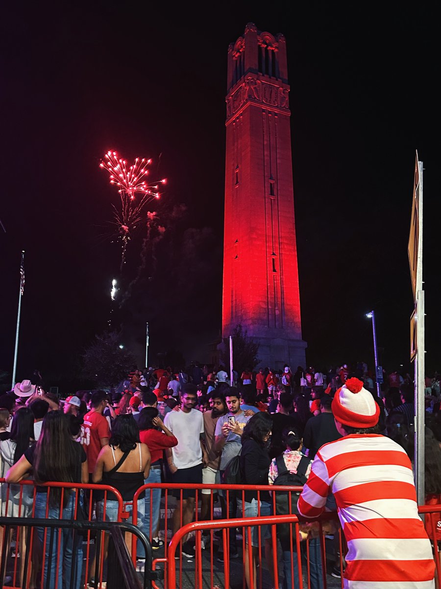 NCStateAlumni's tweet image. ✨It’s a block party✨
#Packapalooza™️ is back! On Aug. 23, stop by the #NCStateAlumni tent on Hillsborough Street for giveaways 🛍, games 🎯, meet your alumni board 🤝 and more as we celebrate in Wolfpack style.
Click for full details 👉 ncst.at/y2Gf50WvwrV #NCStateWWW
