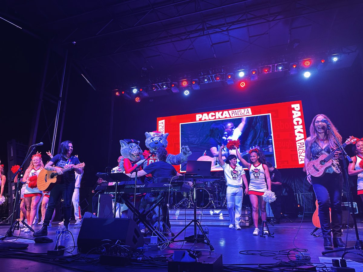 NCStateAlumni's tweet image. ✨It’s a block party✨
#Packapalooza™️ is back! On Aug. 23, stop by the #NCStateAlumni tent on Hillsborough Street for giveaways 🛍, games 🎯, meet your alumni board 🤝 and more as we celebrate in Wolfpack style.
Click for full details 👉 ncst.at/y2Gf50WvwrV #NCStateWWW