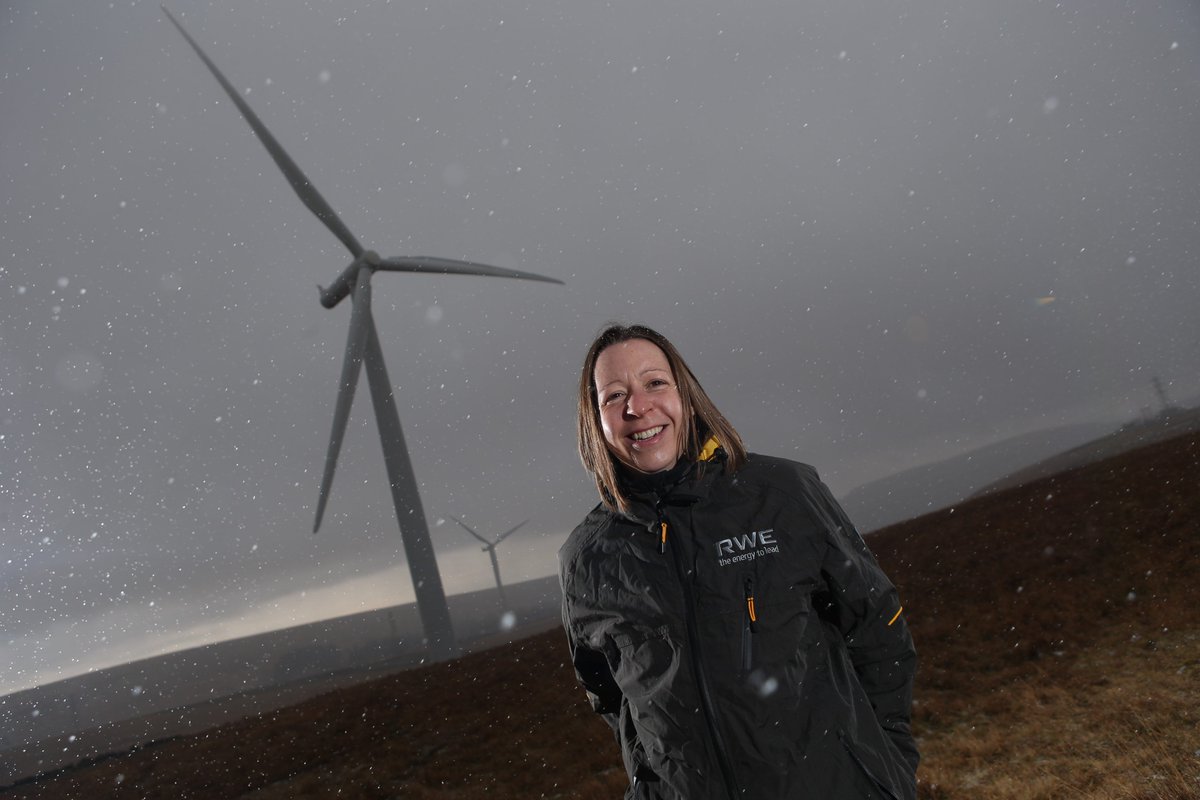 RWE_UK's tweet image. 💨 Onshore wind has a vital role to play in the UK’s energy future — but planning & policy reform is essential to unlock its potential.
✍️Read RWE's Eleri Davies blog for @rechargenews on what’s needed to drive progress at this pivotal moment.
Read: rechargenews.com/opinion/this-i…