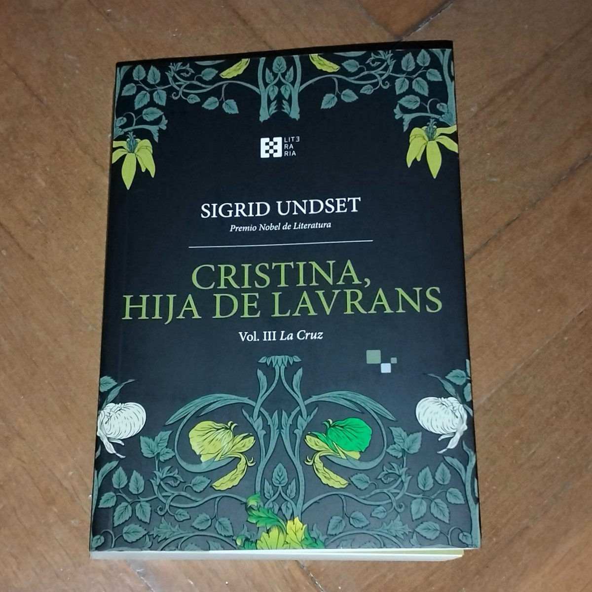 DeborahFMunoz's tweet image. Y ya #estoyleyendo el último libro sobre Cristina, hija de Lavrans. Menuda evolución de personaje