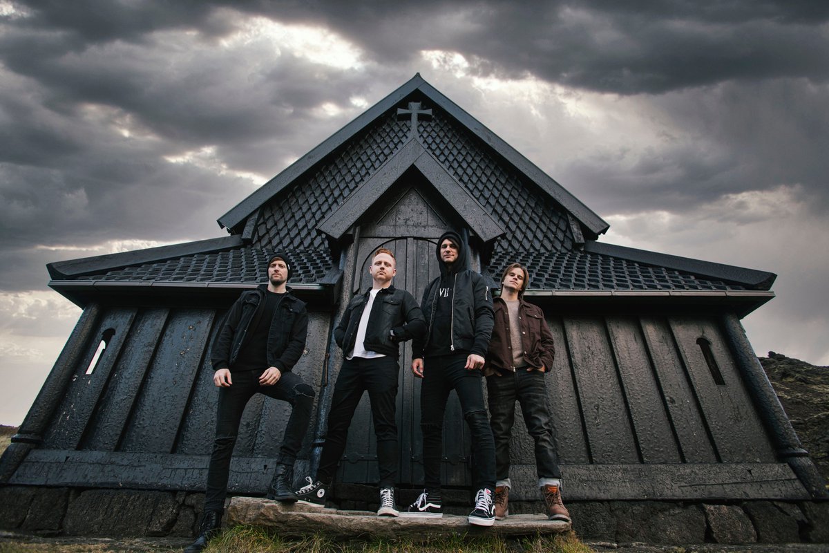 bringthenoiseuk's tweet image. .@blessthefall have released their new single 'Fell So Hard, Felt So Right' bringthenoiseuk.com/202507/news/mu…