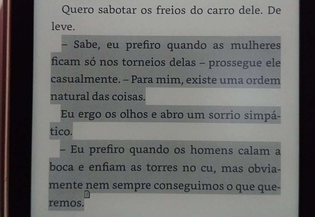 Leituranny's tweet image. XEQUE-MATE 
.
.
.
.
.
.
.
.
.
eu odeio tanto ele, já não basta o grupinho RIDÍCULO dele ter assediado ela na festa e esse babaca ainda fala isso mas eu amo que q Mallory não escuta nada calada