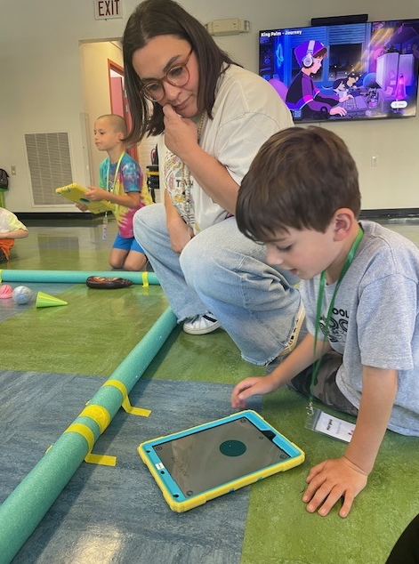 RIDeptEd's tweet photo. Inspiring young minds at the Providence Children’s Museum! These K-2 students got to interact w/ robots & 3D printers as part of the “Playing with Tech at PCM” program!
With summer learning in full swing, browse RIDE's free #AllCourseNetwork courses here:
https://t.co/QOIaH724mZ https://t.co/Xs8jVBME64