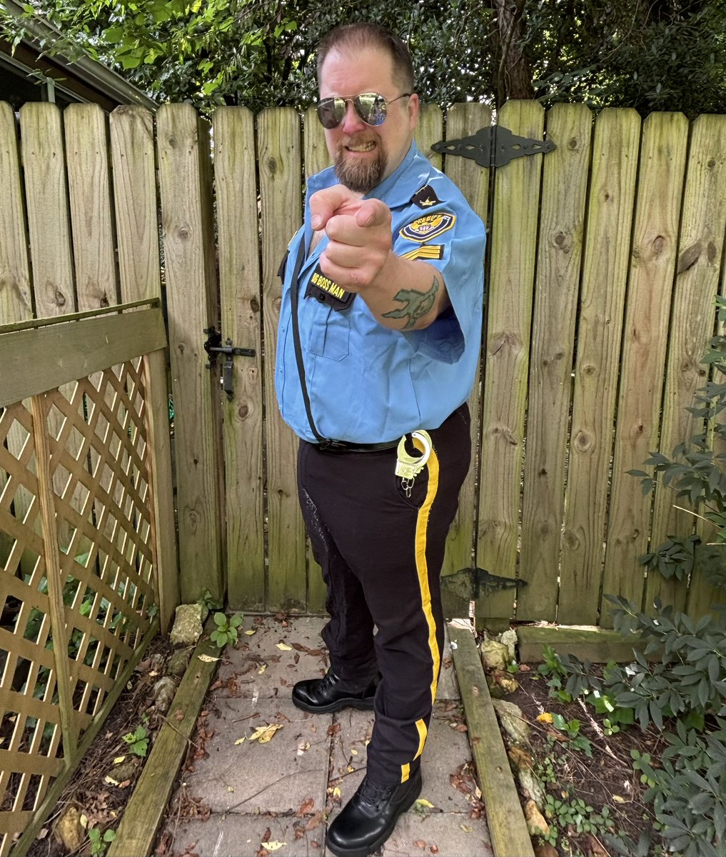 HalHaneyArt's tweet image. LAW AND ORDER AND JUSTICE IS COMING TO CHARLOTTE, NC!! I’ll be set up at The Gathering this weekend in full costume with my art alongside Big Bossman’s daughter (and my cousin) Lacy with some cool Bossman stuff, so come see us, grab some art and snap a picture with us for fun!