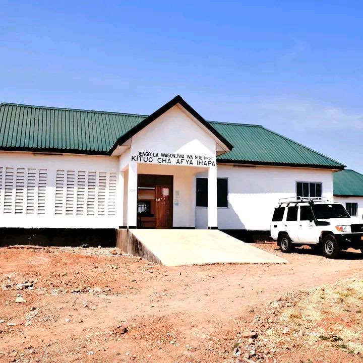 Serikali inakamilisha ujenzi wa kituo cha afya Ihapa, kilichiopo kitongoji cha Ihapa kata ya Old Shinyanga.

Vituo vya afya karibu na wanachi vinapunguza hatari ya wananchi kupoteza maisha kwa kufata huduma mbali.
#OktobaTunatikiSamia