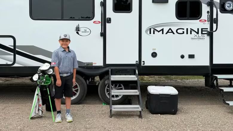 ndnsports's tweet image. Connor Hanska, a nine-year-old golf prodigy from Birdtail Sioux Dakota Nation, is getting ready to tee off against the world&apos;s best junior golfers in a tournament in Northern Ireland.
#NativePreps #FirstNations #Dakota

buff.ly/yKxeZeX