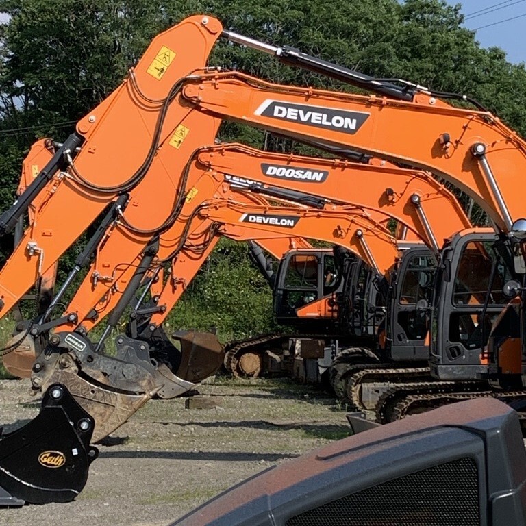 AED RM Matthew Besler visited Central Equipment Co. in Stillwater, ME for a great conversation on service quality, company culture, and industry best practices.

Thanks to Fred Reichel for the warm welcome and commitment to customer-focused excellence!