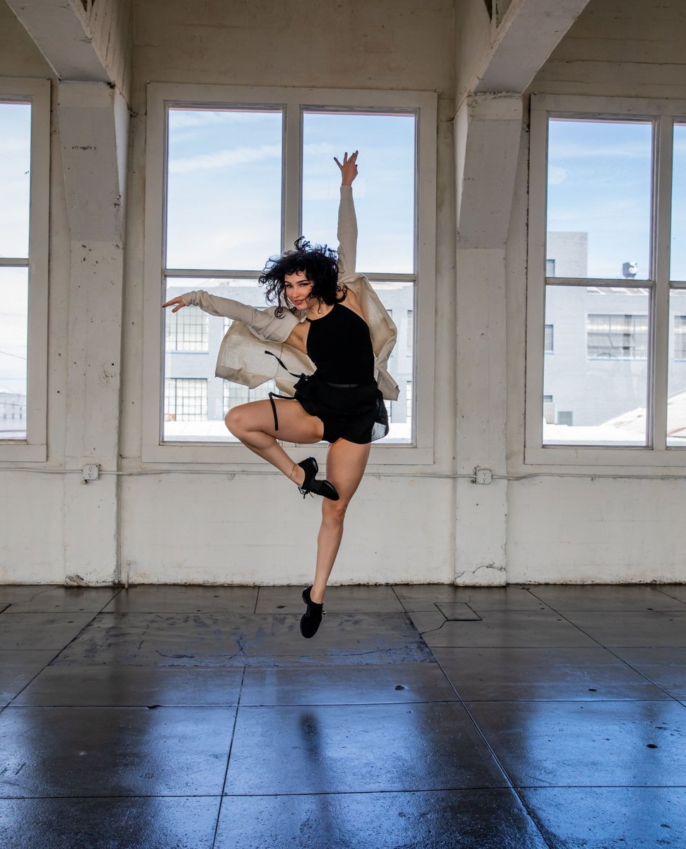 Comfort that supports every move.

Fuego insoles help reduce joint strain and keeps your lean looking clean.

Shop Now. 

#Fuegodance #insole #dancesneakers #dance #comfort #splitsoles