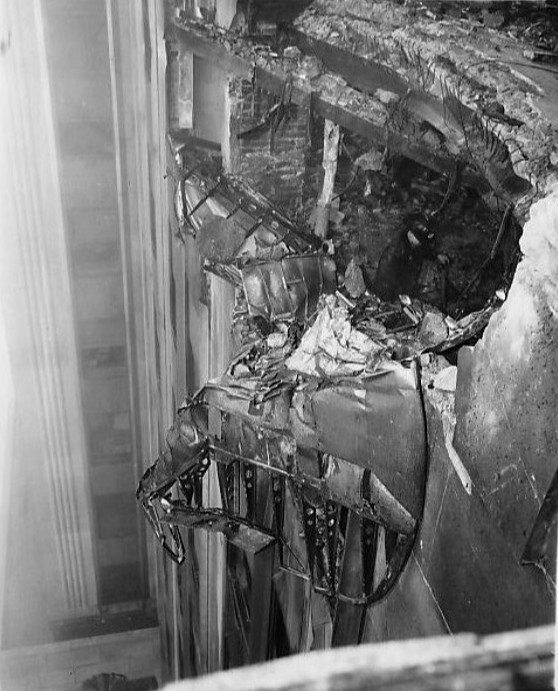 Today in #WWII History: 80 Years Ago—July 28, 1945: A B-25 Mitchell medium bomber crashes into the Empire State Building at the 79th floor in the fog; 19 are killed. [📷Wreckage of B-25 that crashed into the Empire State Building, 28 Jul 1945] #TDIH #OTD sarahsundin.com/today-in-world…