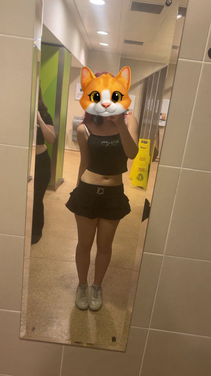 rivermae8's tweet image. #bodycheck first photo is me now 65kg second was at 70kg #edtwt #harshmotivation #ed