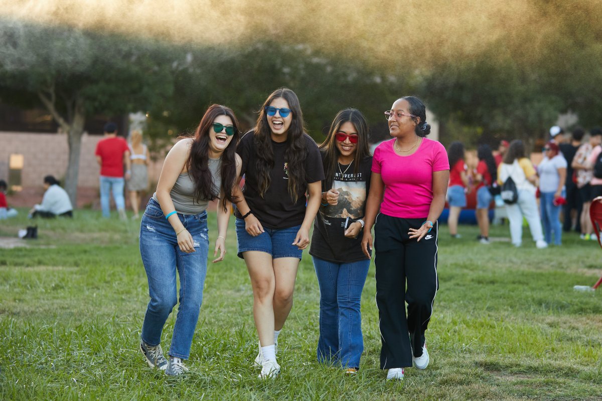🎓 New to @UNLV? Don’t miss our RMG #RebelReadyWeek workshops!
 🗓 Tues 8/19, Wed 8/20, Thurs 8/21
 🕑 2–2:50 PM
 📍 GUA 1125, 1st floor of Greenspun Hall

Get set for success, meet other Rebels, and learn how to thrive this fall. 💥
 🔗 More info: unlv.edu/admittedstuden…

#UNLV