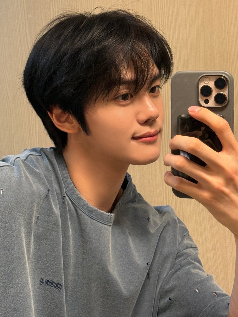 ynkoovs's tweet image. kangen banget eh bneran t________t