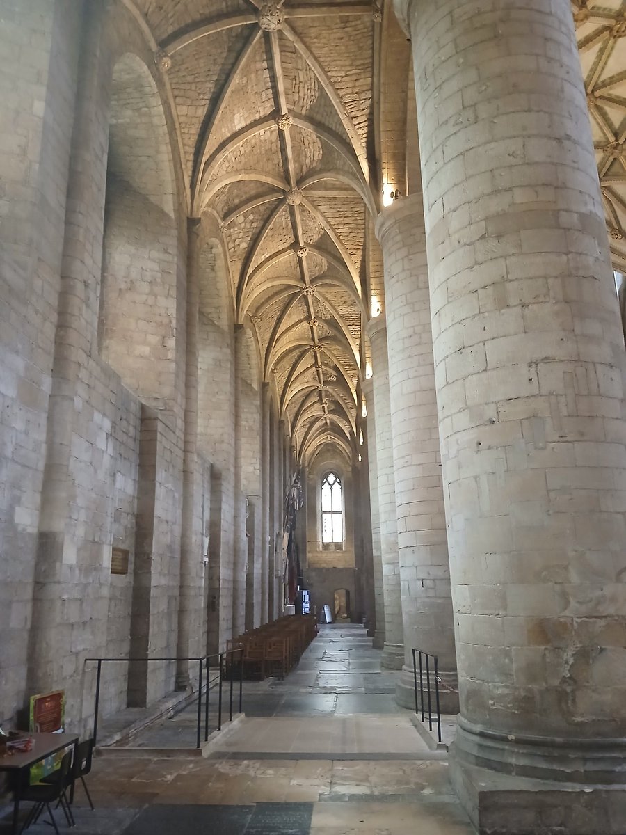 simongarrard2's tweet image. And so to Tewksbury today to visit the Abbey with its connections to the Wars of the Roses and the battle of 1471 .