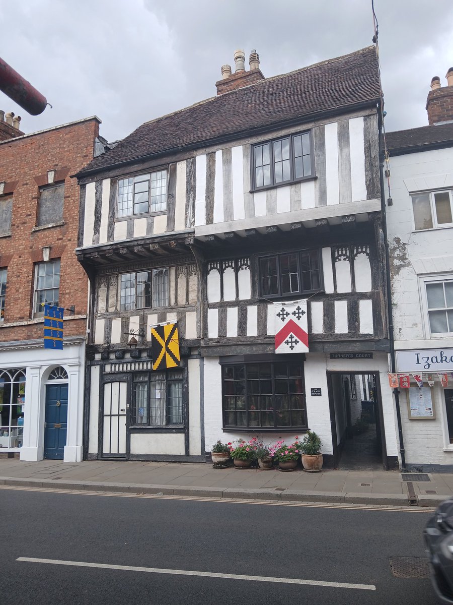 simongarrard2's tweet image. And so to Tewksbury today to visit the Abbey with its connections to the Wars of the Roses and the battle of 1471 .