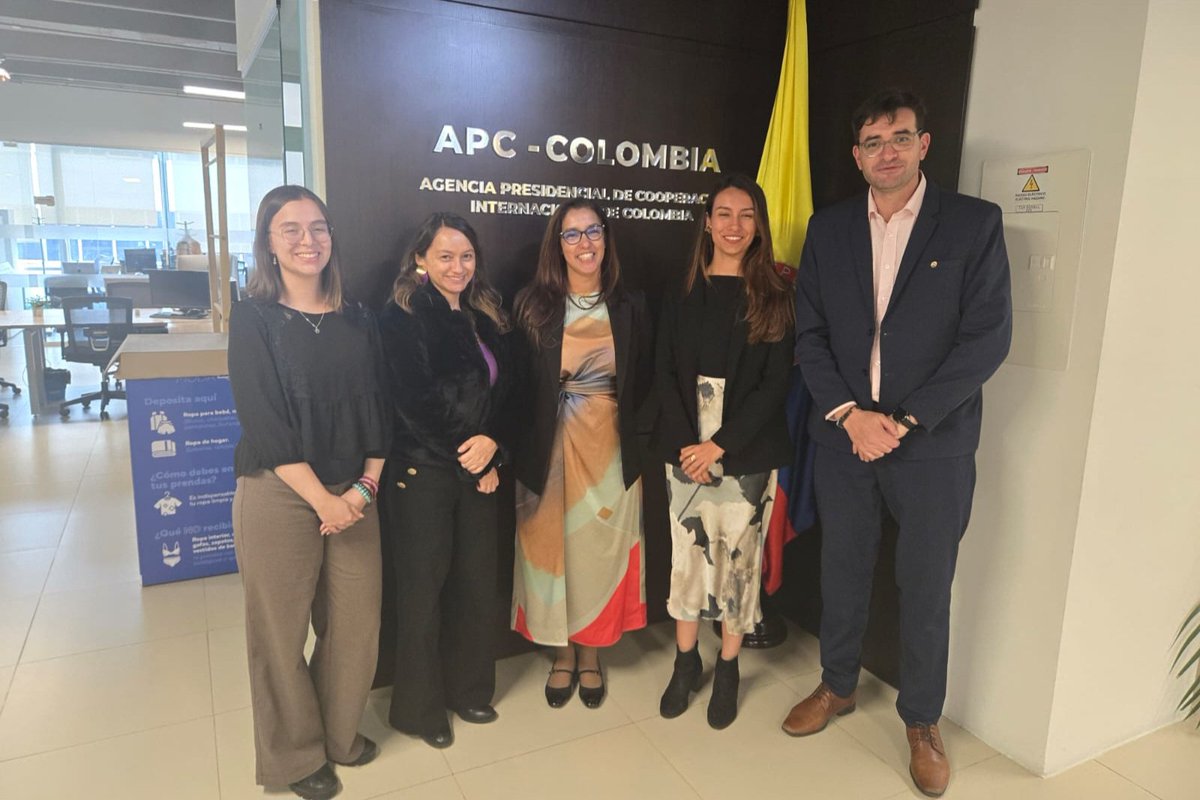 Embajada de Uruguay en Colombia 🇺🇾🇨🇴 (@uruguayencol) on Twitter photo 🇺🇾🇨🇴 En el marco de visita a Bogotá de <a href="/Clavijo_Martin/">Martin Clavijo</a>, Director Ejecutivo de <a href="/AuciUruguay/">AUCI Uruguay🇺🇾</a>, se efectuaron diversas actividades en conjunto con <a href="/UruguayenCol/">Embajada de Uruguay en Colombia 🇺🇾🇨🇴</a>, con el objetivo de profundizar la cooperación bilateral entre Uruguay y Colombia.
Se destacan siguientes instancias 👇 🇺🇾🇨🇴 En el marco de visita a Bogotá de <a href="/Clavijo_Martin/">Martin Clavijo</a>, Director Ejecutivo de <a href="/AuciUruguay/">AUCI Uruguay🇺🇾</a>, se efectuaron diversas actividades en conjunto con <a href="/UruguayenCol/">Embajada de Uruguay en Colombia 🇺🇾🇨🇴</a>, con el objetivo de profundizar la cooperación bilateral entre Uruguay y Colombia.
Se destacan siguientes instancias 👇