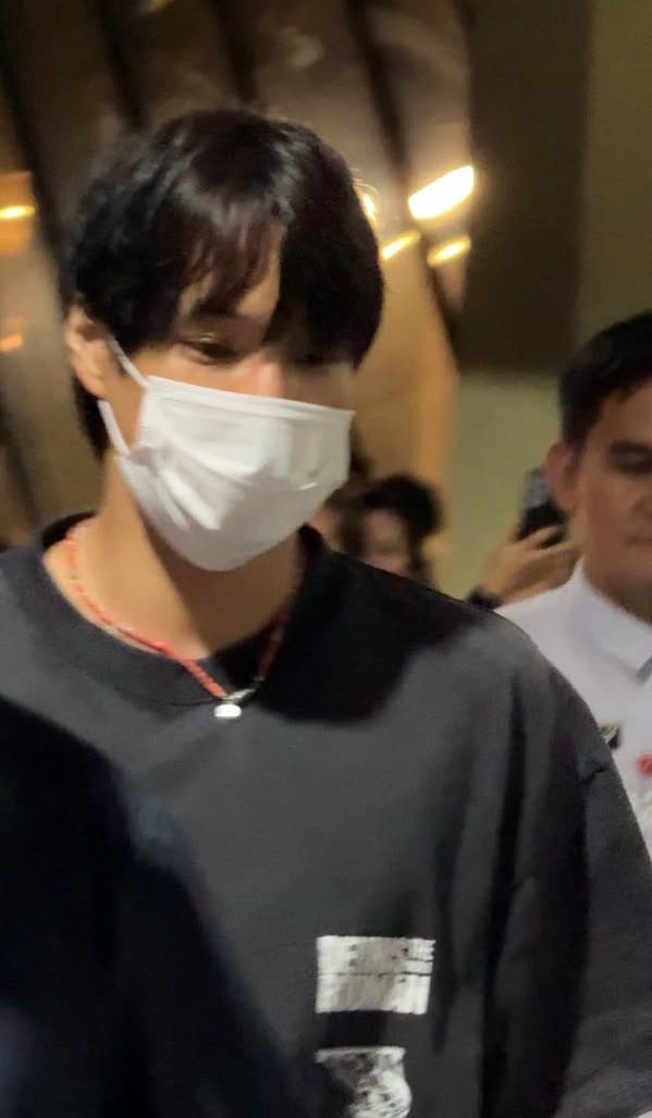 lunecheri__'s tweet image. have a safe flight, kai! love you! 🐻🧸🤎🤍

#카이 #KAI #JONGIN #EXO