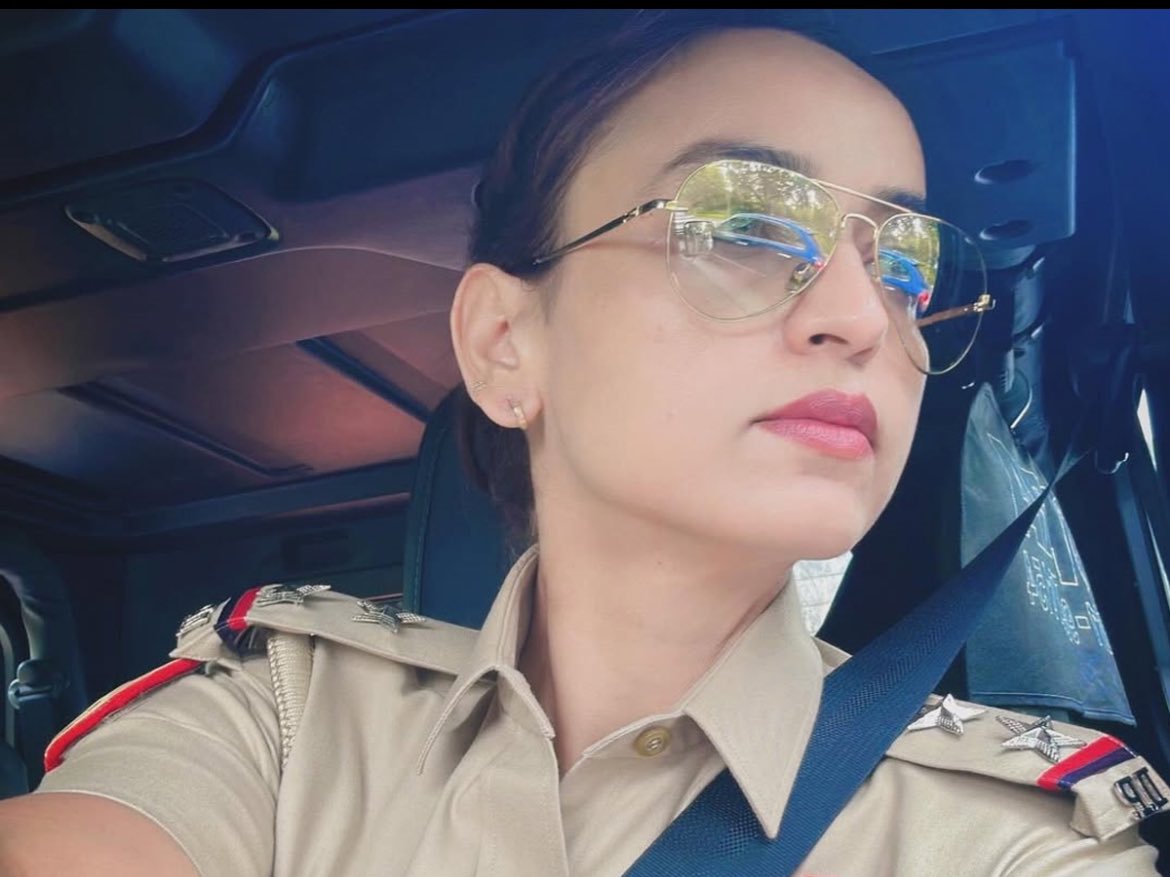 दिल्ली पुलिस की पश्चिम विहार थाने की सब इंस्पेक्टर ने सिर्फ़ रिश्वत के 20 लाख रुपये ही लिए थे।