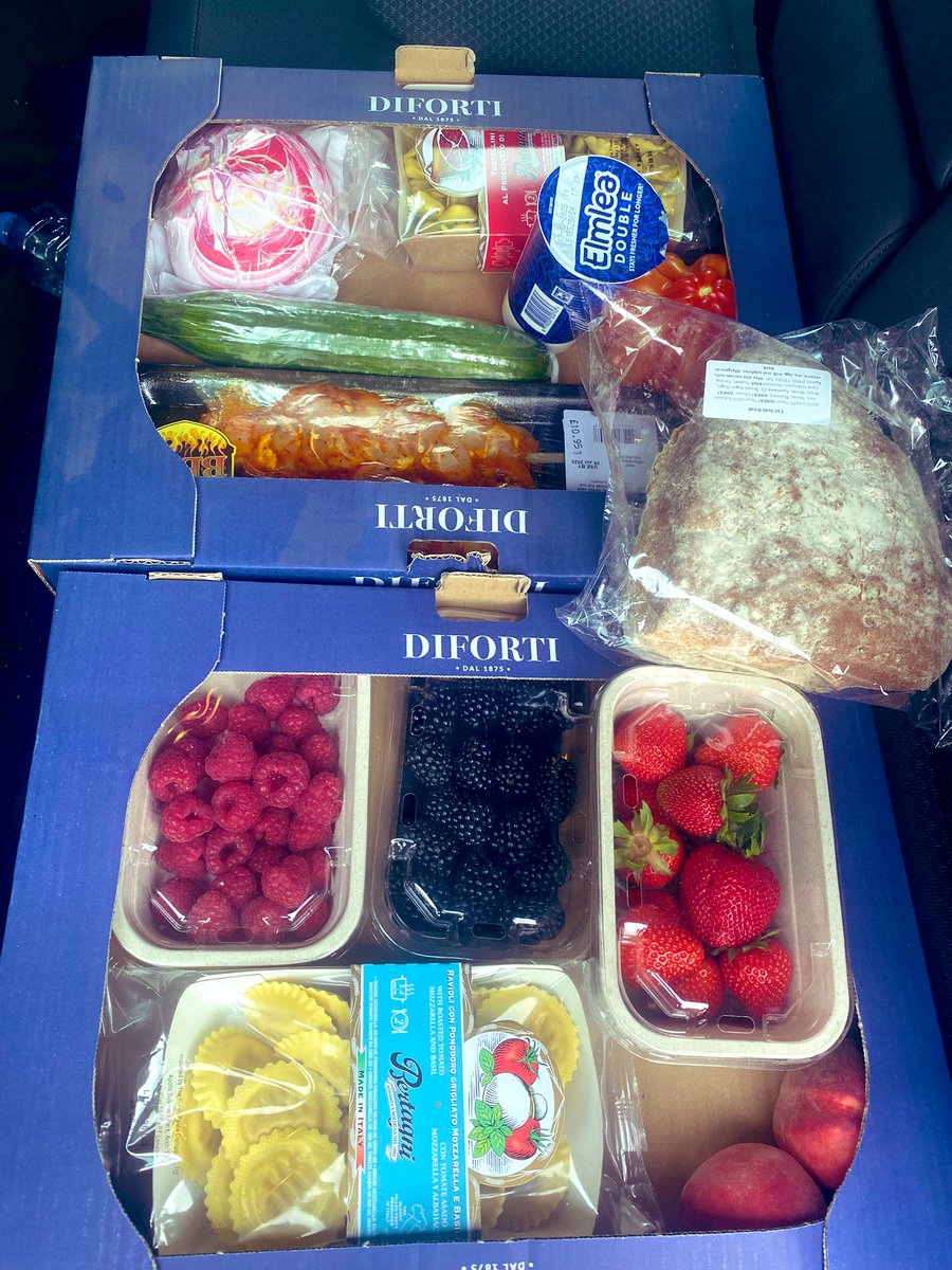 ecoscientist22's tweet image. Support farmers by buying local fresh produce whenever you can.

Fresh berries from the farms of Perthshire today. 

Eton Mess for desert tonight 😋 

@NoFarmsNoFoods