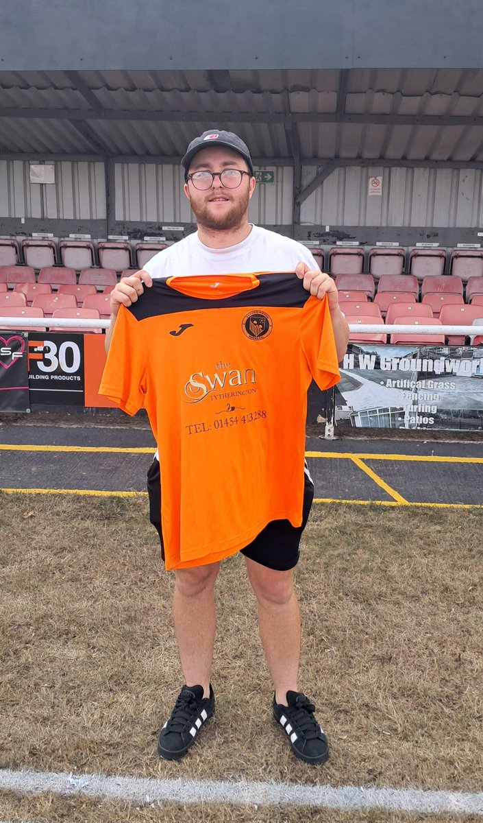 Tytherington Rocks FC (@rocks_fc) on Twitter photo 🚨Signing alert🚨
Joining the Rocks
Blaine Skuse
Blaine is an experienced striker who is teaming back up with manager Steve Farr having been together at Sea Mills & Berkeley Town
Player sponsorship from £50 is available. Please dm for details
<a href="/GlosCounty/">Glos County League</a> 🚨Signing alert🚨
Joining the Rocks
Blaine Skuse
Blaine is an experienced striker who is teaming back up with manager Steve Farr having been together at Sea Mills & Berkeley Town
Player sponsorship from £50 is available. Please dm for details
<a href="/GlosCounty/">Glos County League</a>