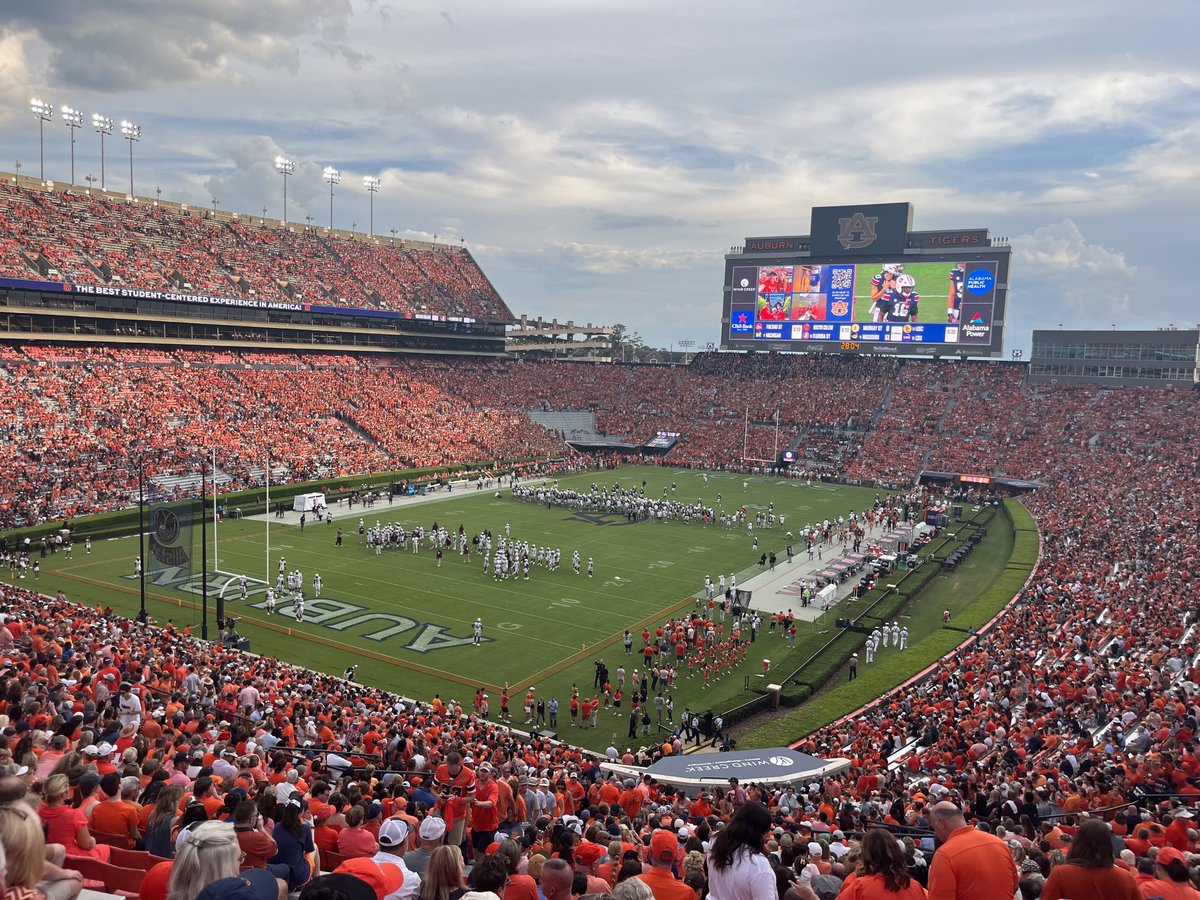 WarDamnDeuce's tweet image. I’m ready to sweat my ass off in Jordan-Hare again.