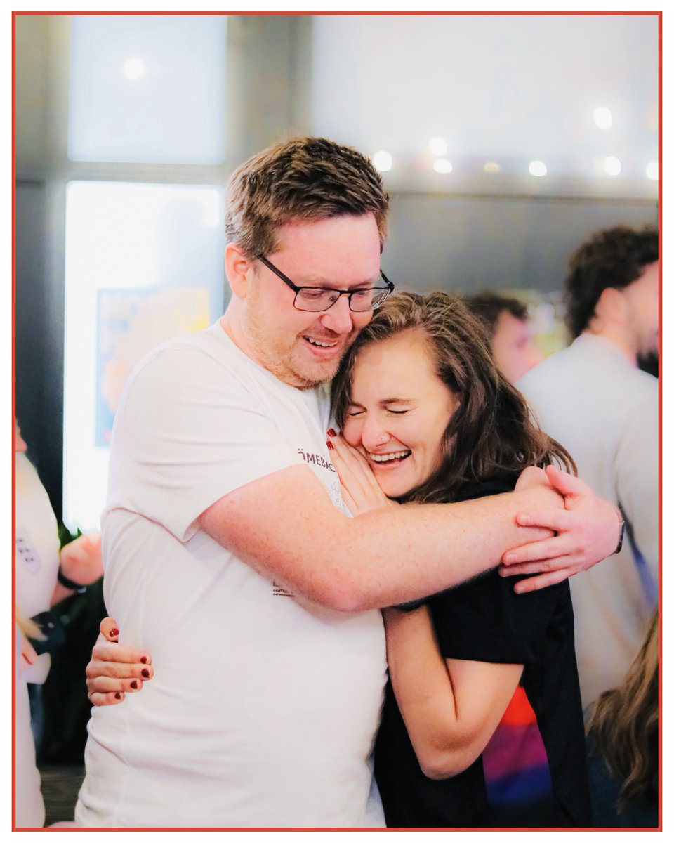 GorrySnaps's tweet image. The first time was so nice, the @Lionesses had to do it twice 🏆🏆

What a time to be a Women’s Football fan. 

Thank you for the hospitality @CamdenBrewery ❤️

📸 from Camden Beer Hall watch-party 

#England #Lionesses #WEURO2025