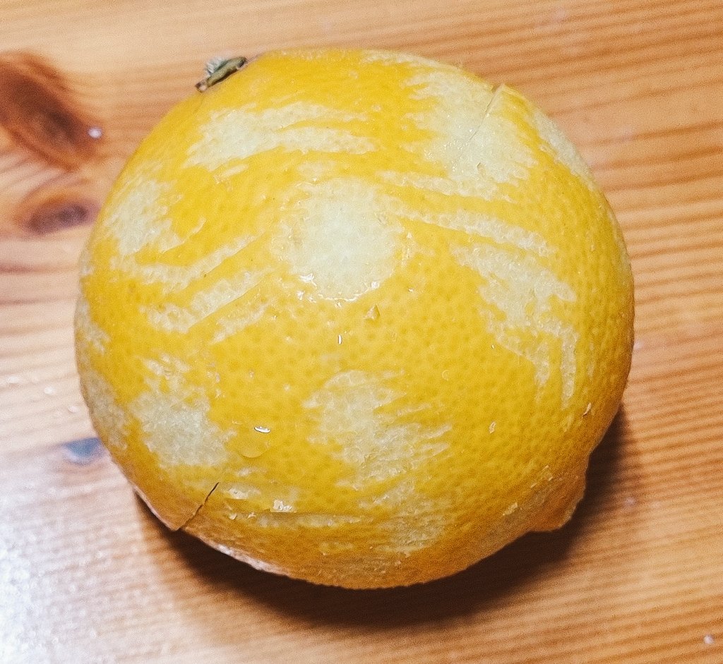 Assam0210's tweet image. 동구란 레몬이 있었은..