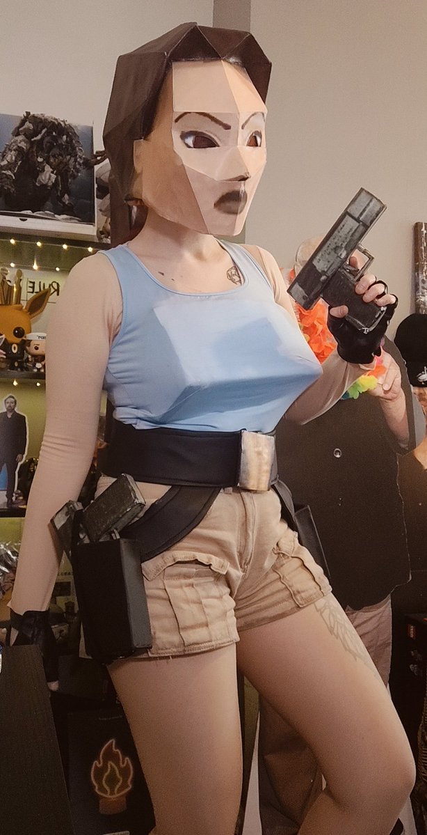 AnotherPlanetTV's tweet image. Playstation 1 @tombraider cosplays!
PS1 Lara Croft & her Butler, Winston! 🫖
Cosplayer: @AnotherPlanetTV
#TombRaider