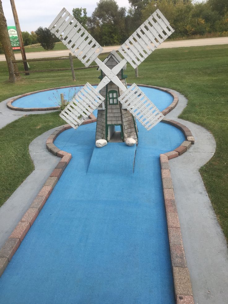Donald Trump's nemesis: A straight putt and a windmill.