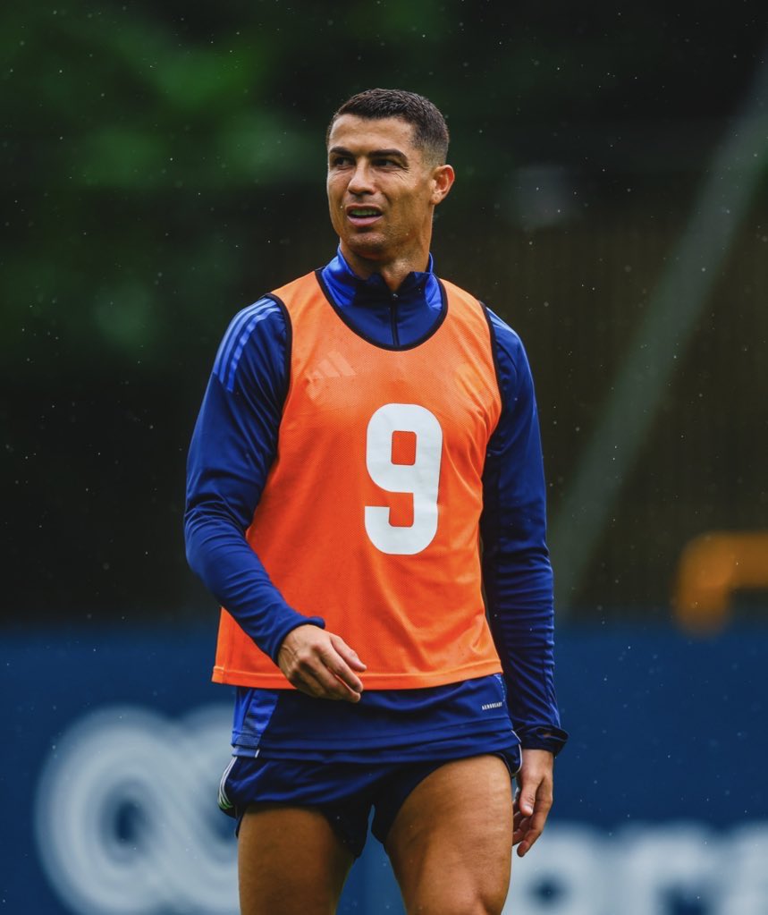 CR7HQ_'s tweet image. Cristiano Ronaldo 🐐
#Trainingsession