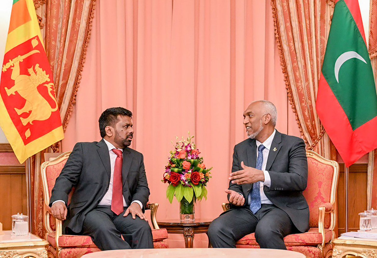 anuradisanayake's tweet image. I held productive bilateral talks with Maldivian President @MMuizzu today in Malé. We witnessed the exchange of key agreements, including MoUs on diplomatic training and mutual legal assistance, strengthening Sri Lanka–Maldives ties.