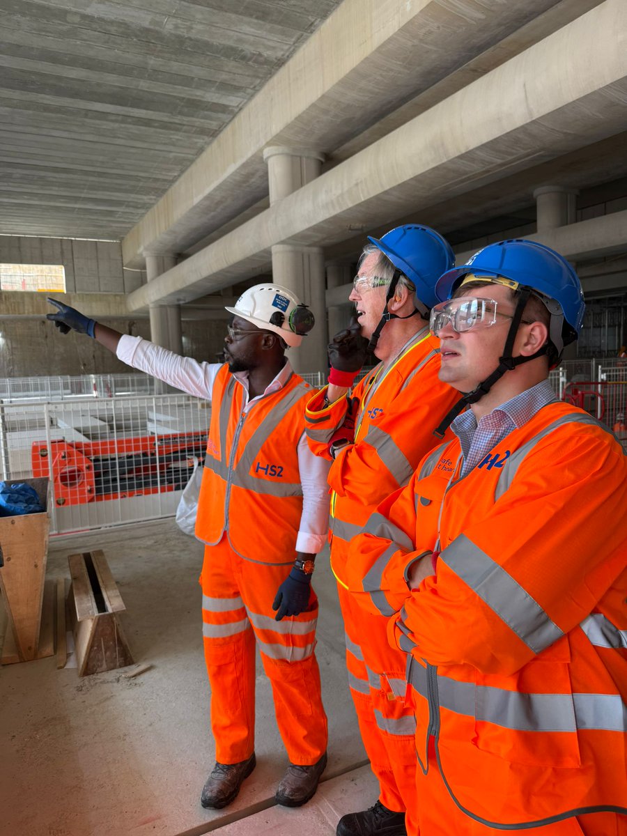 PaulKohlerSW19's tweet image. Thanks to the HS2 team for showing me around the Old Oak Common site today.
Infrastructure projects like this will transform the country, but the UK has to start delivering “on time and on budget”!