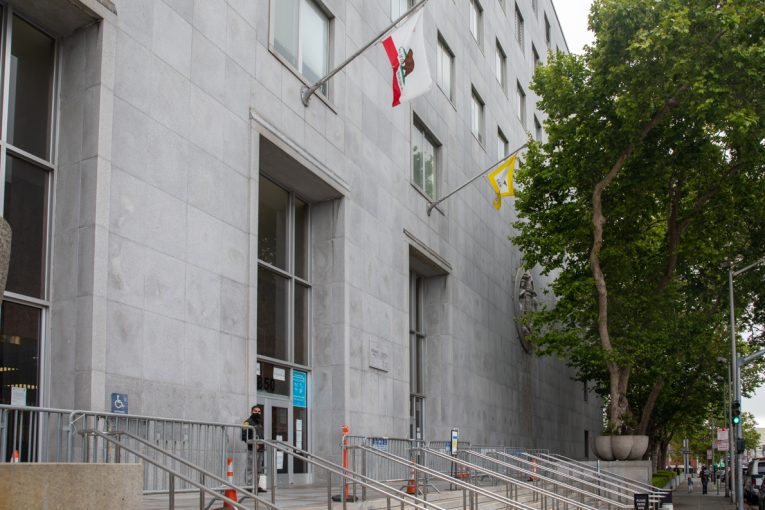 DavisVanguard's tweet image. Former Army veteran, who broke into a vacant San Francisco home, receives one year probation and 13 days in county jail. Felony charge reduced to misdemeanor in plea deal, with all fees waived under Duenas fines and fees law. 
#sanfranciscocriminaljustice, #pleadeal,…