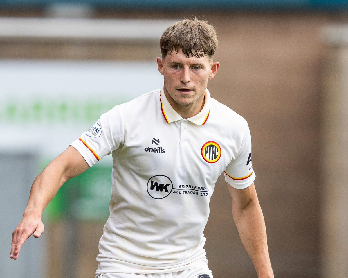 jamescairney_'s tweet image. 💬 “Obviously with him playing there, he's got plenty to teach me as a young lad learning the game.”
🆕 Wilson's expertise sold me on move to Thistle, says Logan
thethistle1876.substack.com/p/wilsons-expe…
