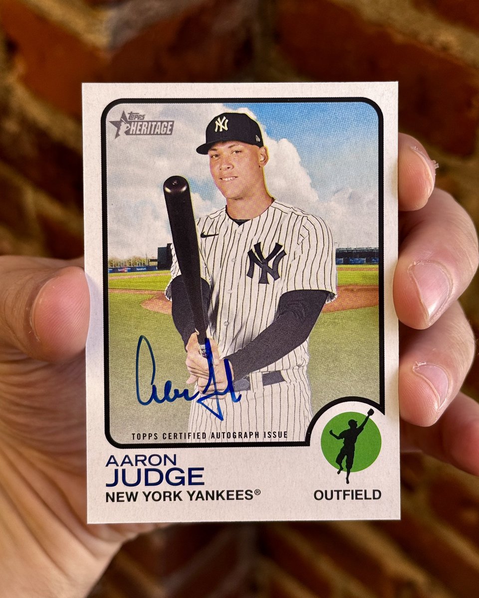 Who wants this AARON JUDGE AUTOGRAPH card for FREE?!

TO ENTER:
- Like this post ❤️
- Follow <a href="/Topps/">Topps</a>

Tag 2 friends below for a bonus entry!