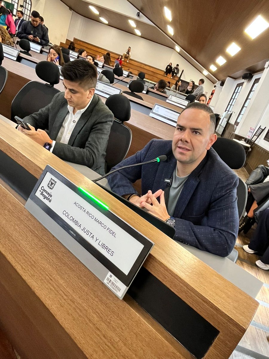 <a href="/CCalderonRA/">Cristina Calderón Restrepo</a> <a href="/Fapuentess/">Fabián Puentes</a> <a href="/QuenaRibadeneir/">Quena Ribadeneira- Concejala de Bogotá</a> #TuCiudadTuConcejo l <a href="/MarcoAcostaR/">Marco Acosta Rico</a>  "El desarrollo local no solo implica el fortalecimiento y creación de empresas, sino también el incentivo a la formalización empresarial y el fomento de acciones que respalden a los negocios locales”