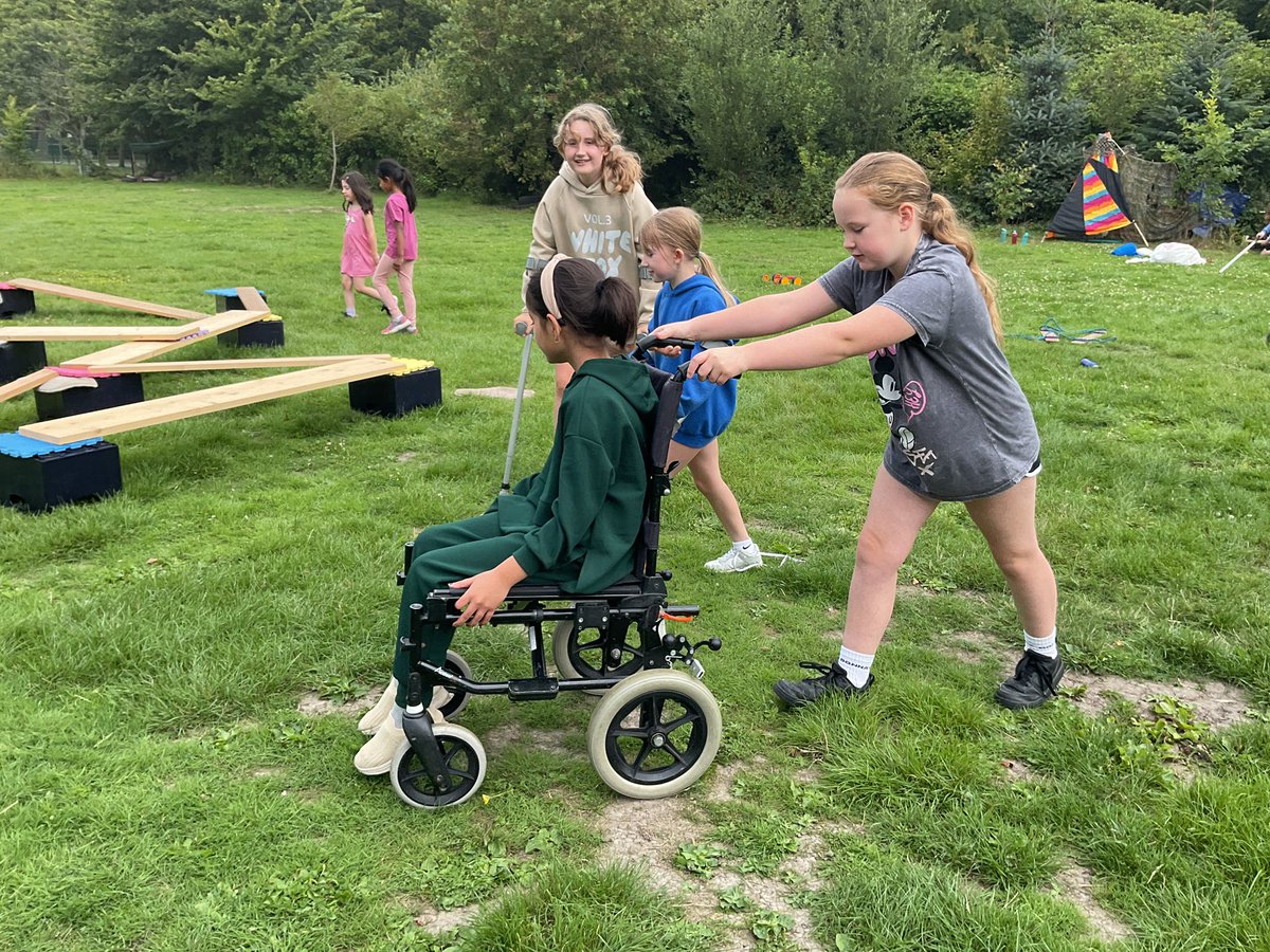 Plascrug's tweet image. 🌟 Day 3 of Food and Fun!
A great session with RAY Ceredigion today, plus a fun and interactive look at the Eatwell Guide! 🥕🍟🍣
Learning how to eat well and feel great! 😄🍓 #FoodAndFun #EatwellGuide #HealthyEating @foodandfunwales
