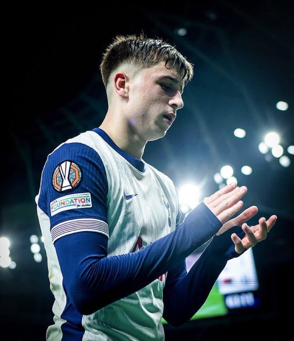 EurosCentel (@euroscentel) on Twitter photo 🚨Mikey Moore (17) to Rangers will include a buy option of £30m.
(<a href="/FabriziRomanoo/">Fabrizio Romano</a> via YouTube) 🚨Mikey Moore (17) to Rangers will include a buy option of £30m.
(<a href="/FabriziRomanoo/">Fabrizio Romano</a> via YouTube)