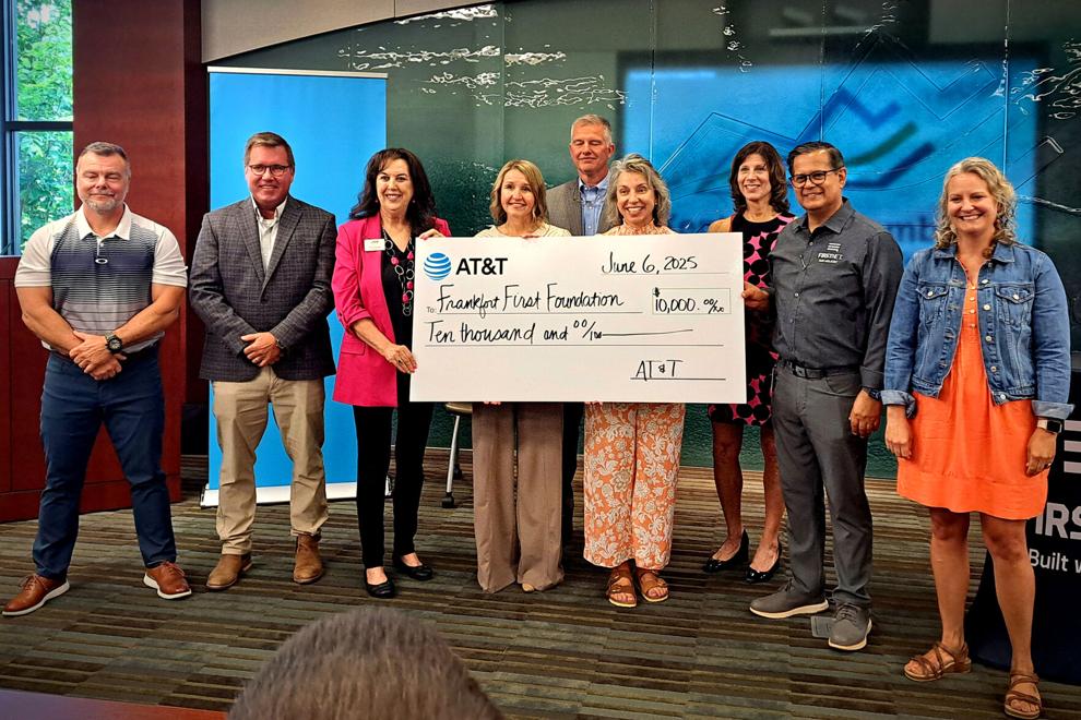.<a href="/ATT/">AT&T</a> donated $10K to support flood relief in Franklin County, KY, where historic flooding left homes damaged &amp; families displaced.

We kept networks running, and now we’re helping clean-up and rebuild.💙 #ATTKentucky

🔗 state-journal.com/news/at-t-dona…