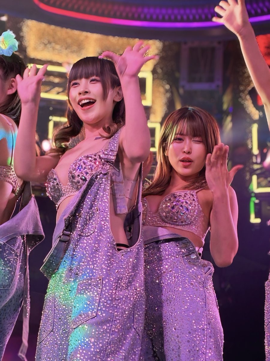 7/27 まなりこ1周年
メドレー

この日もメドレーのロングバージョンが見られたよ！
やっぱり楽しいし、みんなが主役！っていう感じが好き。
今から始まるぞって感じがして、ワクワクするよね！
#ちゅらさん6
<a href="/rico_churasun6/">りこ@ちゅらさん6</a> 
<a href="/murni_churasun6/">ムルニ＠ちゅらさん6</a> 
<a href="/mana_churasun6/">💄まな@ちゅらさん6👶🏻</a> 
<a href="/non_churasun6/">🦋のん@ちゅらさん6🦋</a> 
<a href="/rena_churasun6/">れな🐶🌺@ちゅらさん6</a>