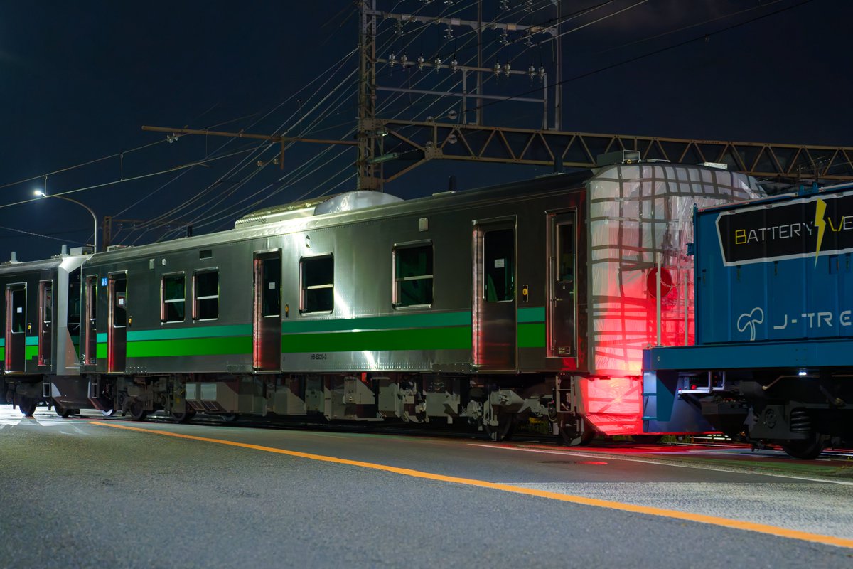 trainphoto2025's tweet image. 2025年7月29日未明
盛岡地区向けHB-220系 J-TREC横浜事業所出場
HB-E220-2・HB-E221-2・HB-E222-2
盛岡向けHB-220系第二陣はJ-TREC横浜より出場。
製造ペース早めですね。
その場におられた方々、お疲れ様でした。