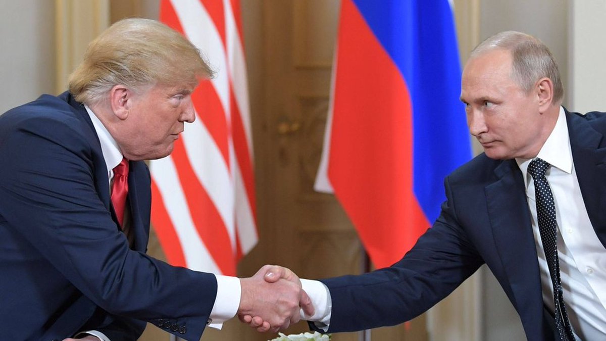 Newscd15's tweet image. Guerre en Ukraine : Donald Trump donne "10 à 12 jours" à Vladimir Poutine pour arrêter le conflit. Il envisage des sanctions "secondaires", c'est-à-dire touchant les pays qui achètent des produits russes, par exemple des hydrocarbures, afin d'assécher les revenus de Moscou.
