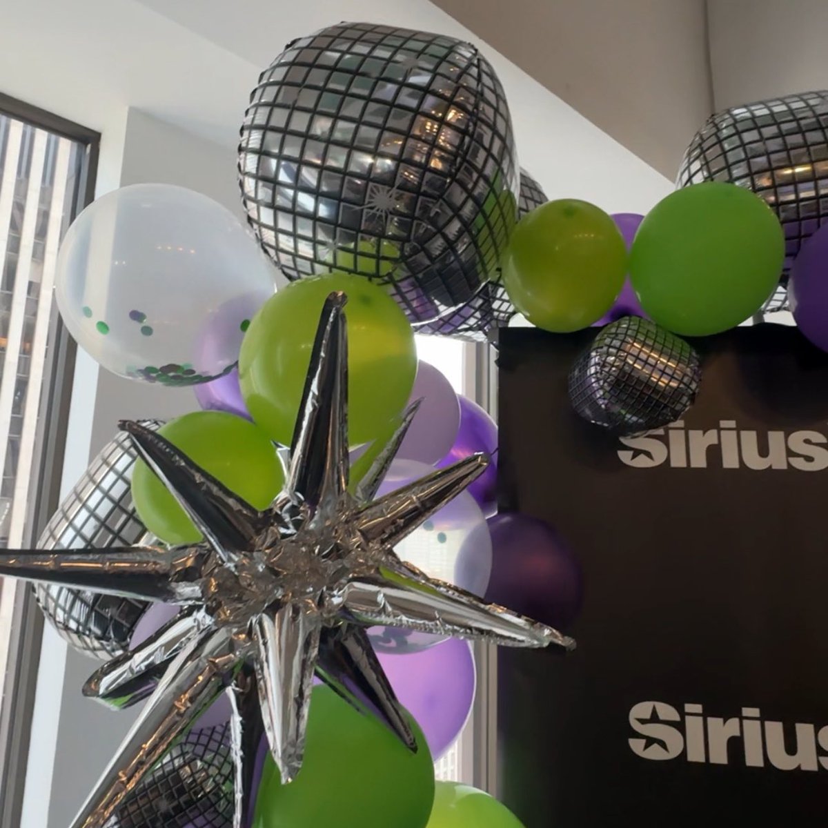 andrewnucatola's tweet image. Kicked off my morning with Lindsay Lohan, Jamie Lee Curtis, Julia Butters, and Sophia Hammons at the Freakier Friday Town Hall at @SIRIUSXM 馃挏馃幐馃馃徏馃挌