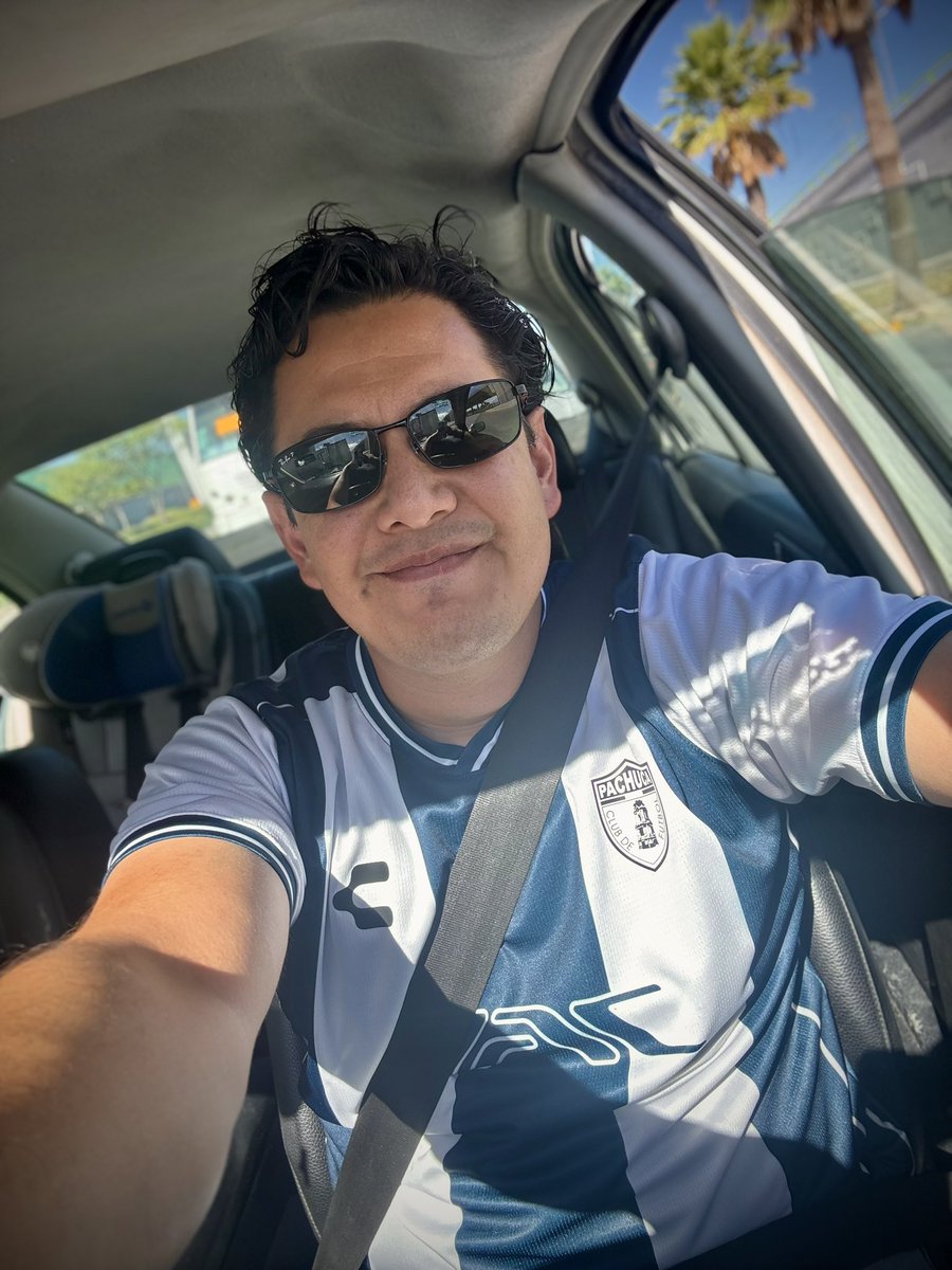 m_acosta87's tweet photo. Inicio de semana presumiendo una joyita también arrancando semana de @LeaguesCup Con todo y el solazo, hace frío en la cima… venga @Tuzos !! https://t.co/XGHZgcaBz3