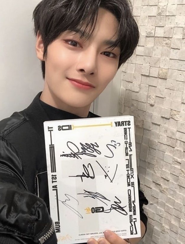 mrlvflexskz's tweet photo. Win a fancall with Han

OR 

Get a signed album by Jeongin https://t.co/BzpsneCLjP