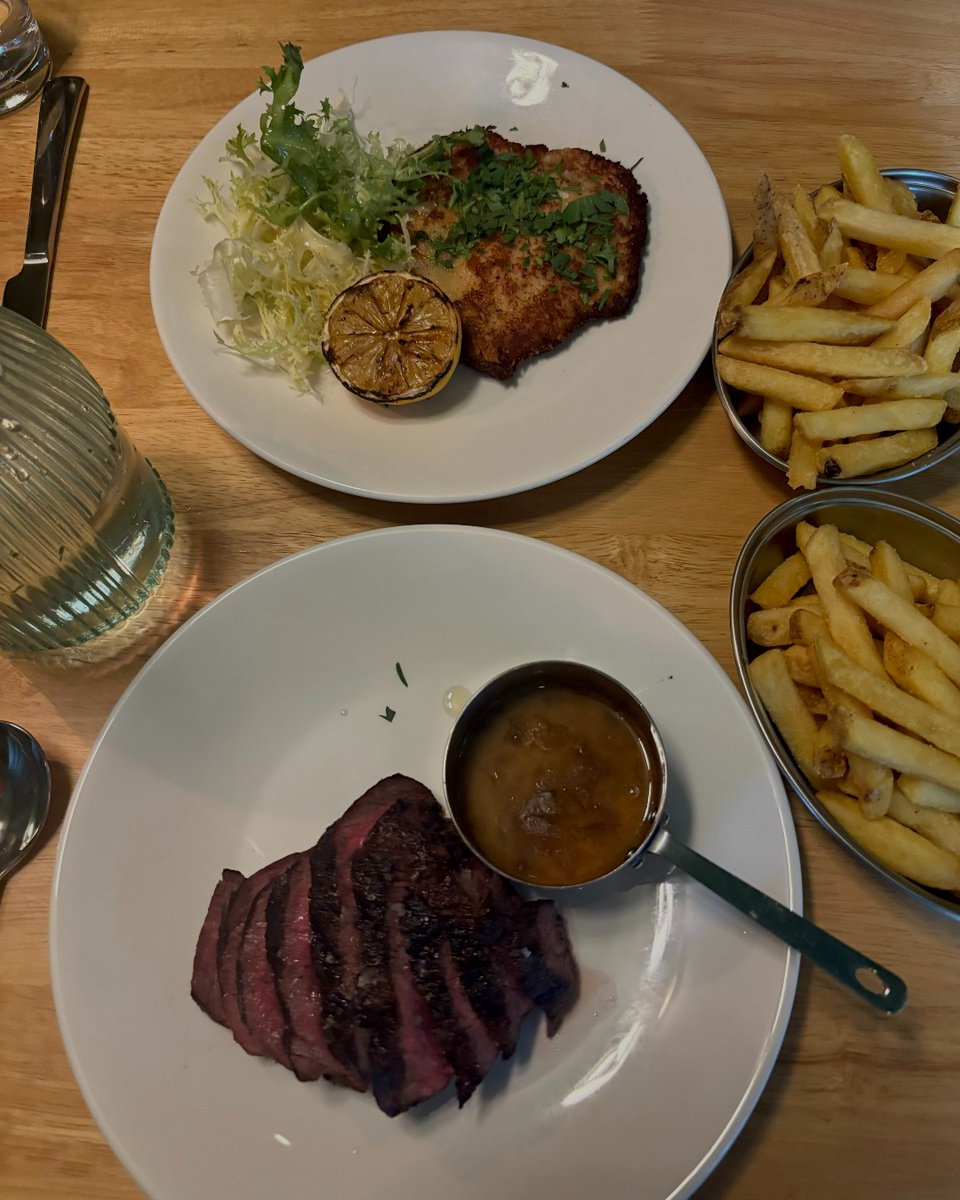 edinburgh's tweet image. Recently opened in the heart of Stockbridge, The Captain Darling is a brasserie-style bar and restaurant with a menu of classic, delicious seasonal dishes. 

Whether you&apos;re popping in for a leisurely drink at the bar or sitting down in the cosy restaurant for a hearty meal, this…