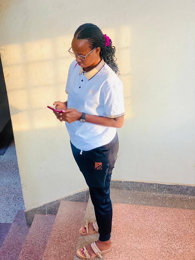 Winnie_Liyeah's tweet image. I&apos;m here seeing y&apos;all ignore my posts 🙄