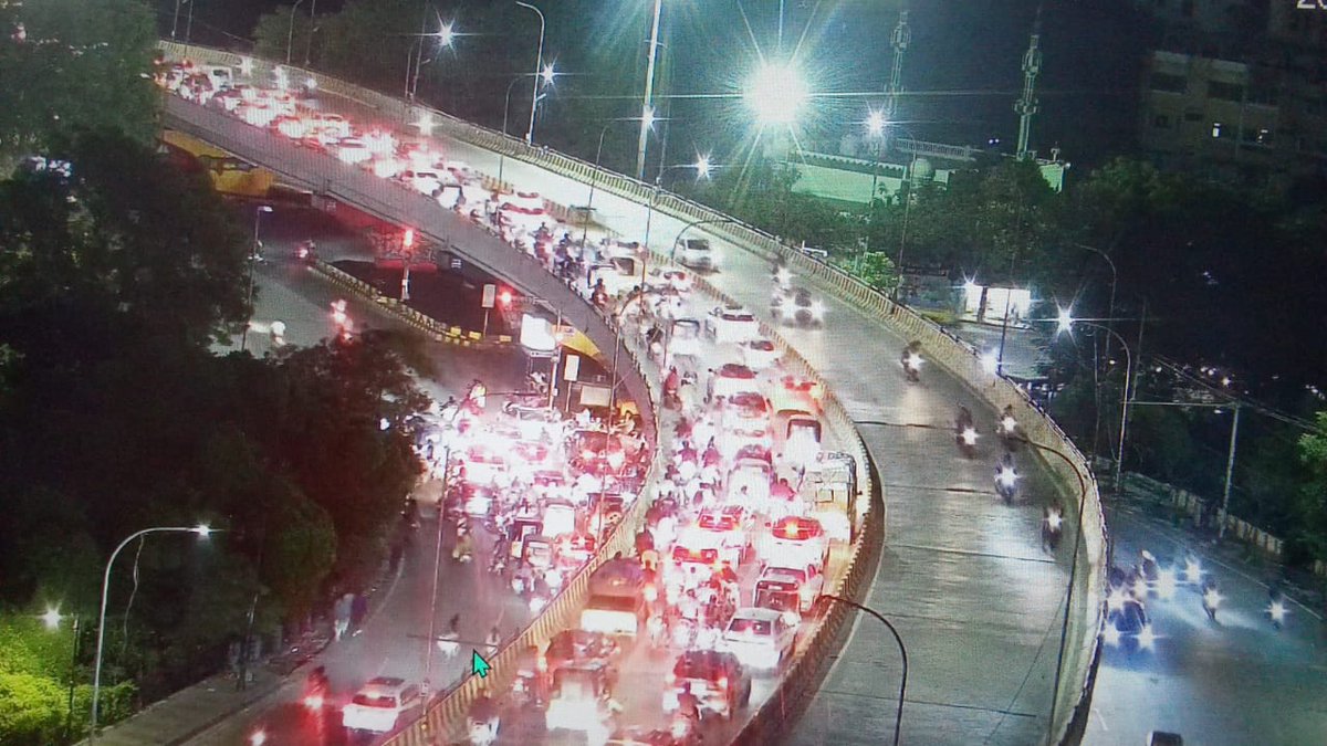 HYDTP's tweet image. #HYDTPinfo
#TrafficAlert
Due to heavy flow of traffic and peak hours, vehicle movement is slow from Telugu Talli flyover towards Kattamaisamma.
#TrafficUpdate