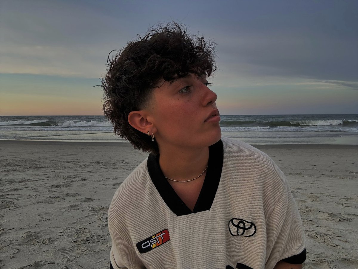 vonbvtch's tweet image. hi beach
